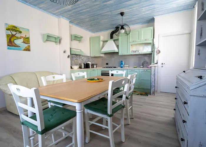 Leandra San Costanzo